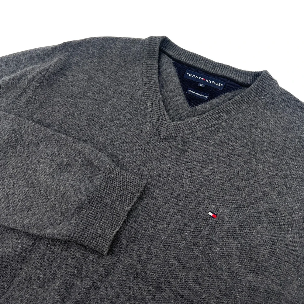Tommy Hilfiger Mens XL Gray 100% Premium Lambswool V-Neck Sweater Charcoal‎ Knit